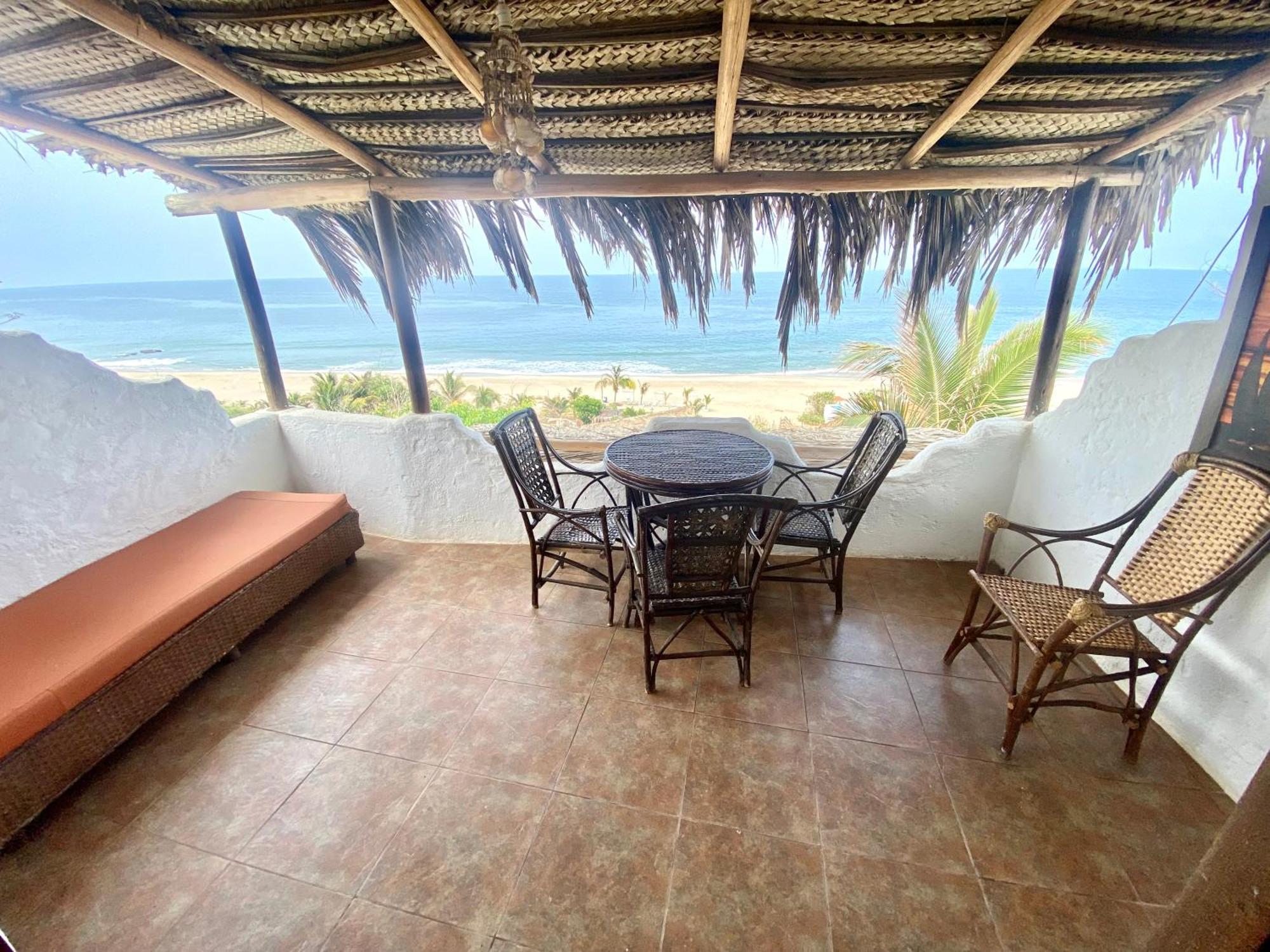 Hotel Smiling Crab Canoas de Punta Sal Exterior foto