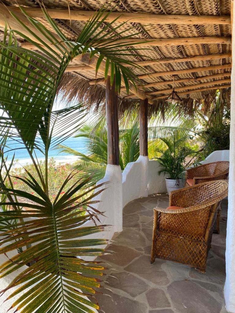 Hotel Smiling Crab Canoas de Punta Sal Exterior foto